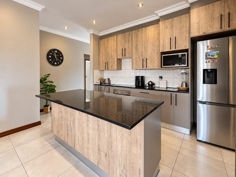 3 Bedroom Property for Sale in Gateway Manor North West